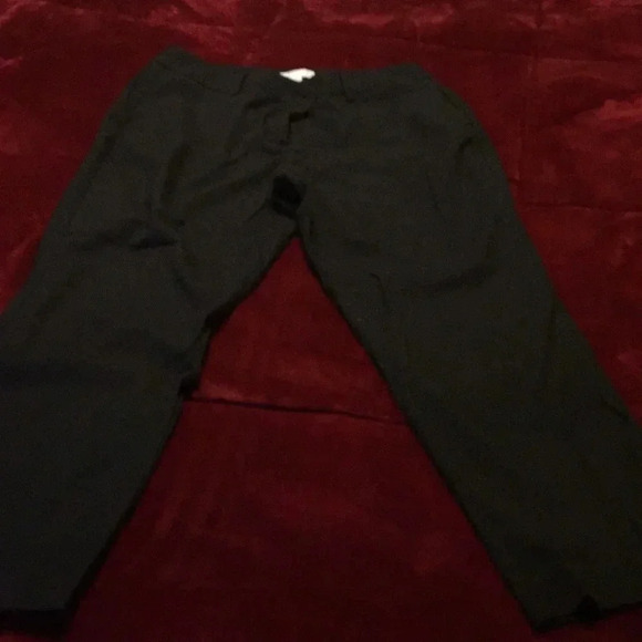 New York & Co stretch Capri - Picture 2 of 4